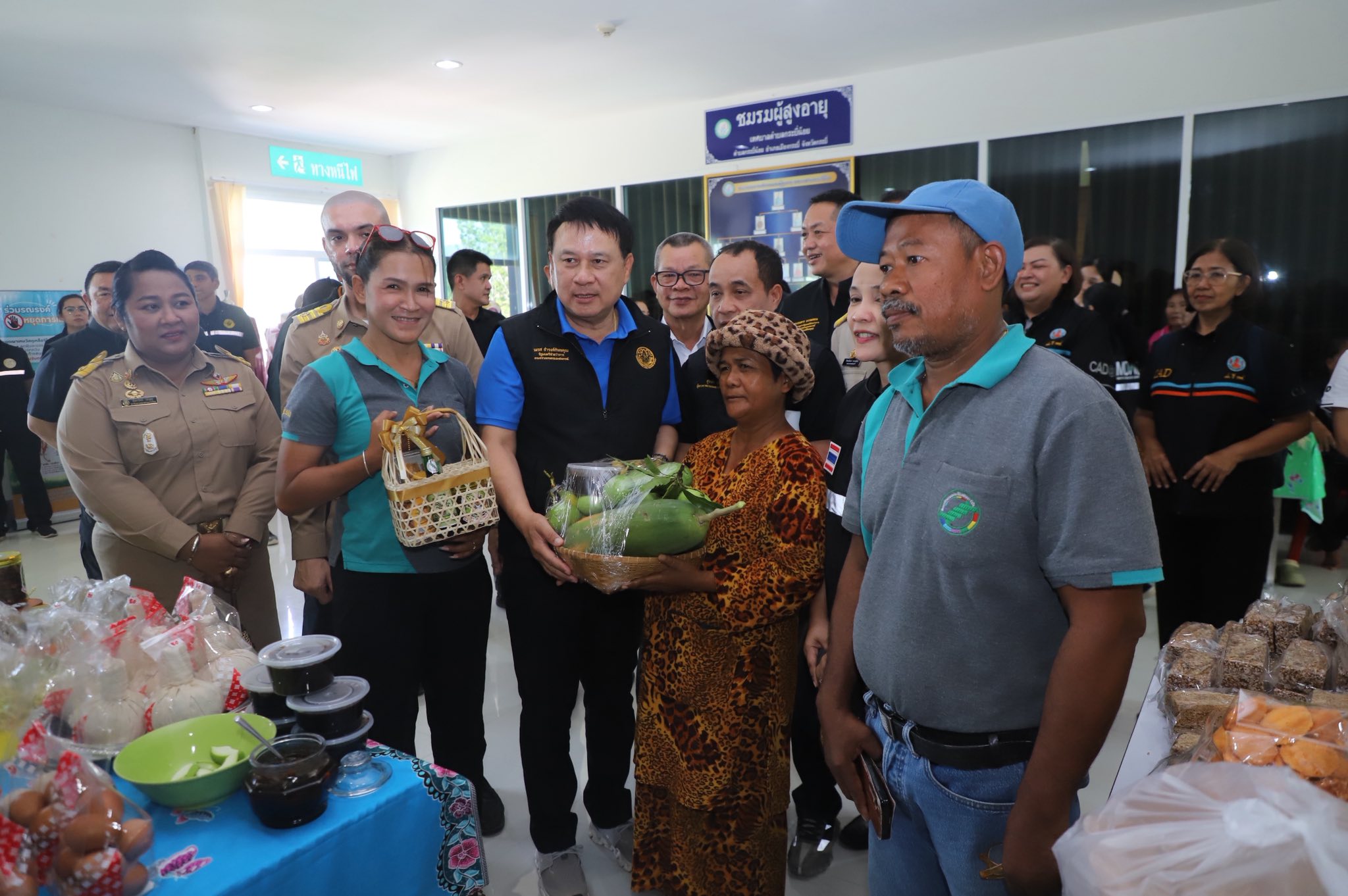 title - รมช.เกษตรฯ มอบโฉนดเพื่อการเกษตร โฉนดต้นไม้ ยกระดับที่ดินทำกินในกระบี่ หนุนเกษตรกรเข้าถึงแหล่งทุน